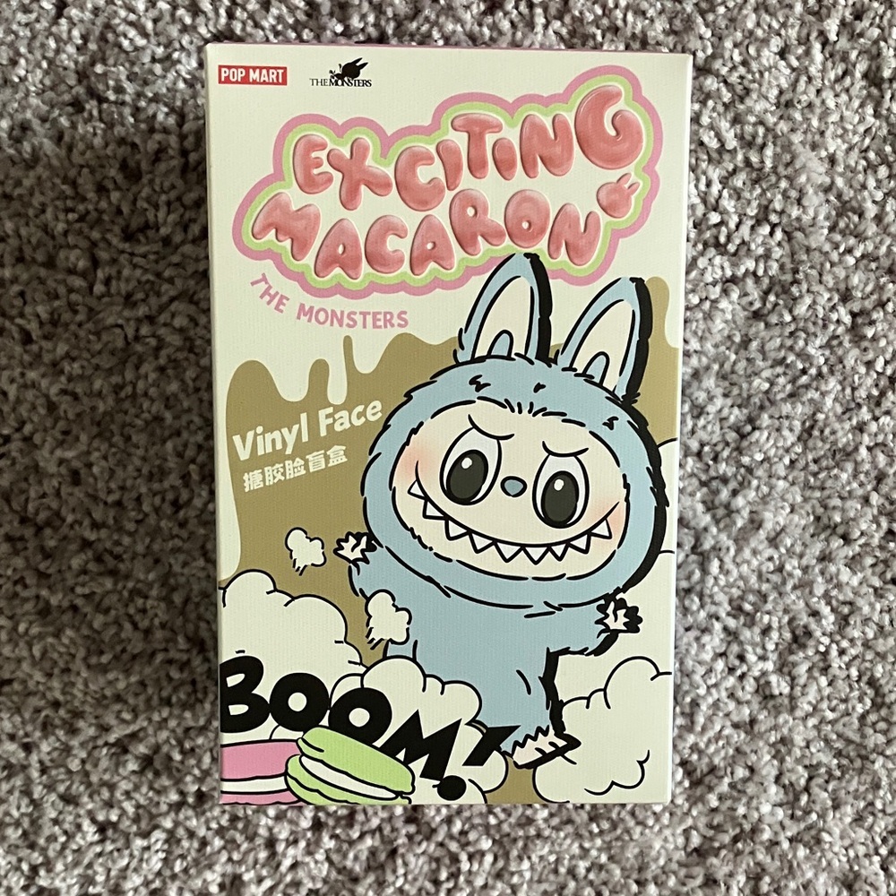 POP MART The Monsters - Exciting Macaron Labubu Plush Pendant - LYCHEE BERRY - Picture 5 of 8